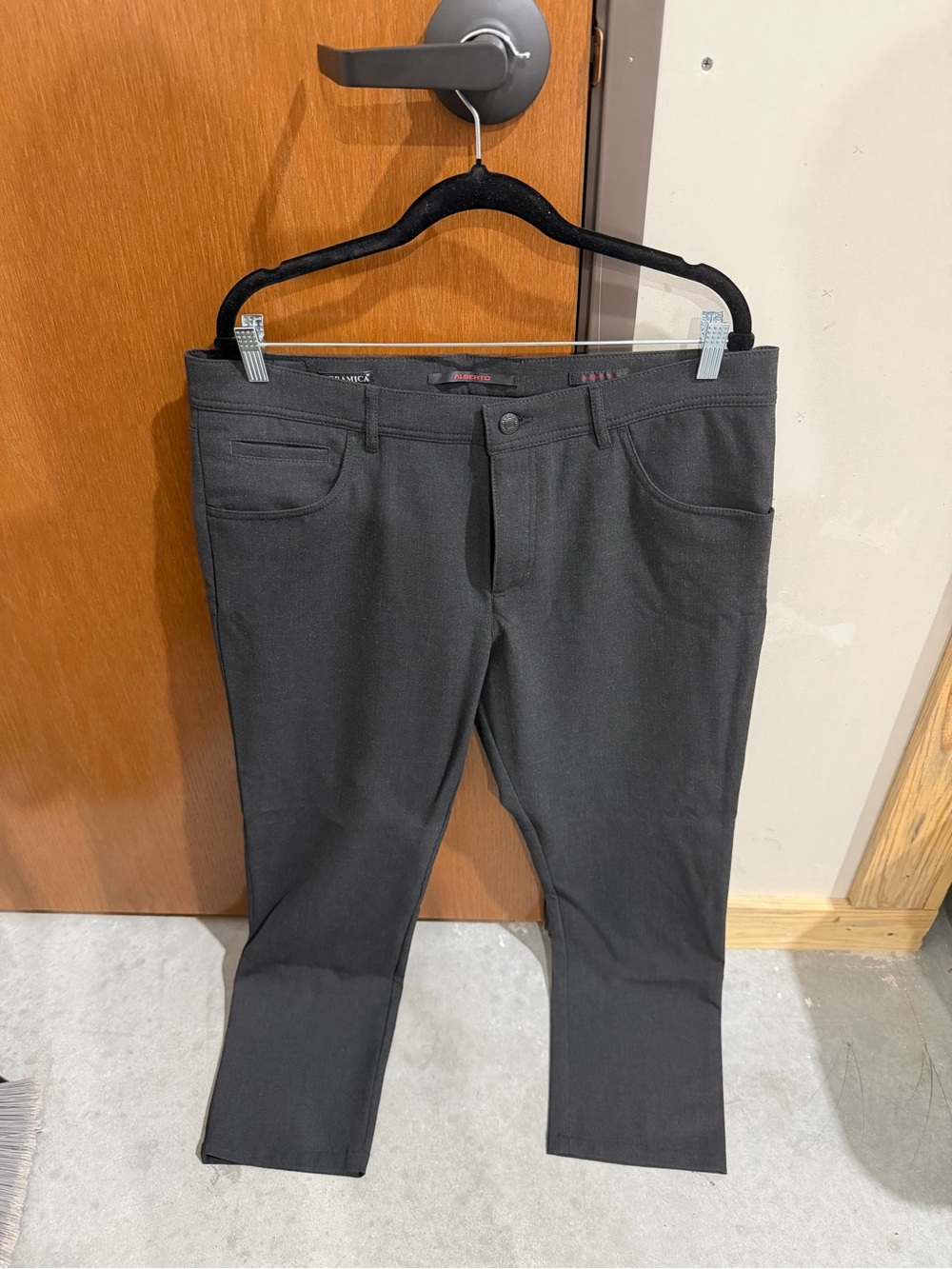 Alberto Makali Men's Charcoal Straight-Leg Pants